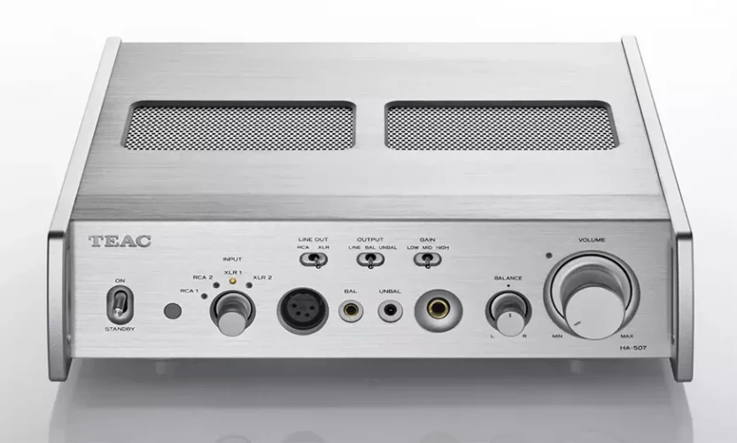 TEAC HA-507 – purely analog preamp and headphone amplifier