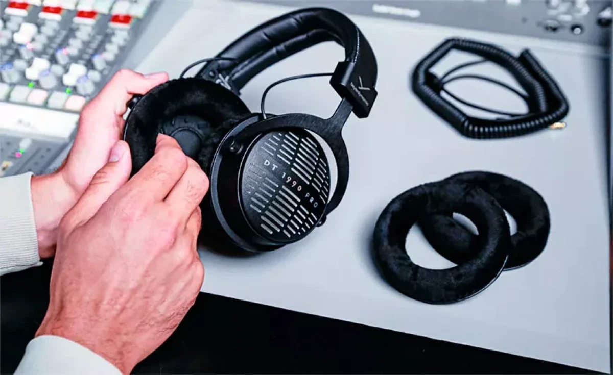 Beyerdynamic DT 1770 Pro MKII and DT 1990 Pro MKII – studio headphones with TESLA.45 drivers