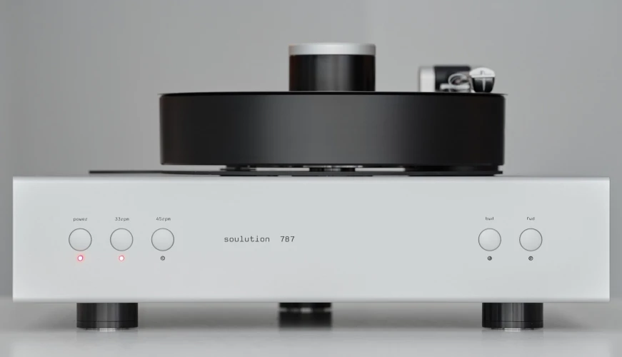 Soulution 787 – the First Vinyl Turntable from a Famous Brand