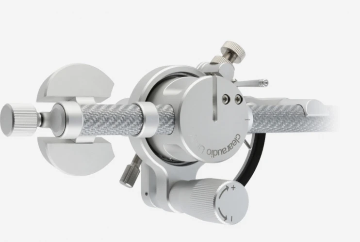 Clearaudio Unity – Monocoque Carbon Tonearm With Magnetic Stabilization