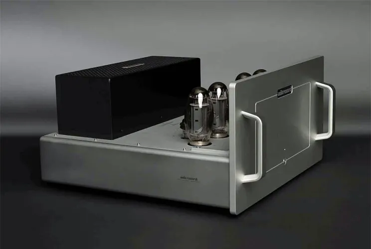 Audio Research D-80 – Tube Two-Channel Power Amplifier