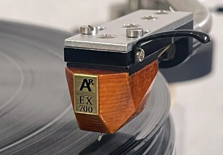 Analog Relax EX700 – MC Cartridge Made from Tyrolean Spruce