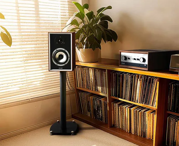 Leak Sandwich 100 – a Compact Addition to the Lineup of the British Brand