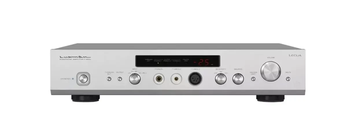 Luxman P-800u - Four-Channel Headphone Amplifier Featuring LIFES 1.1 Technology